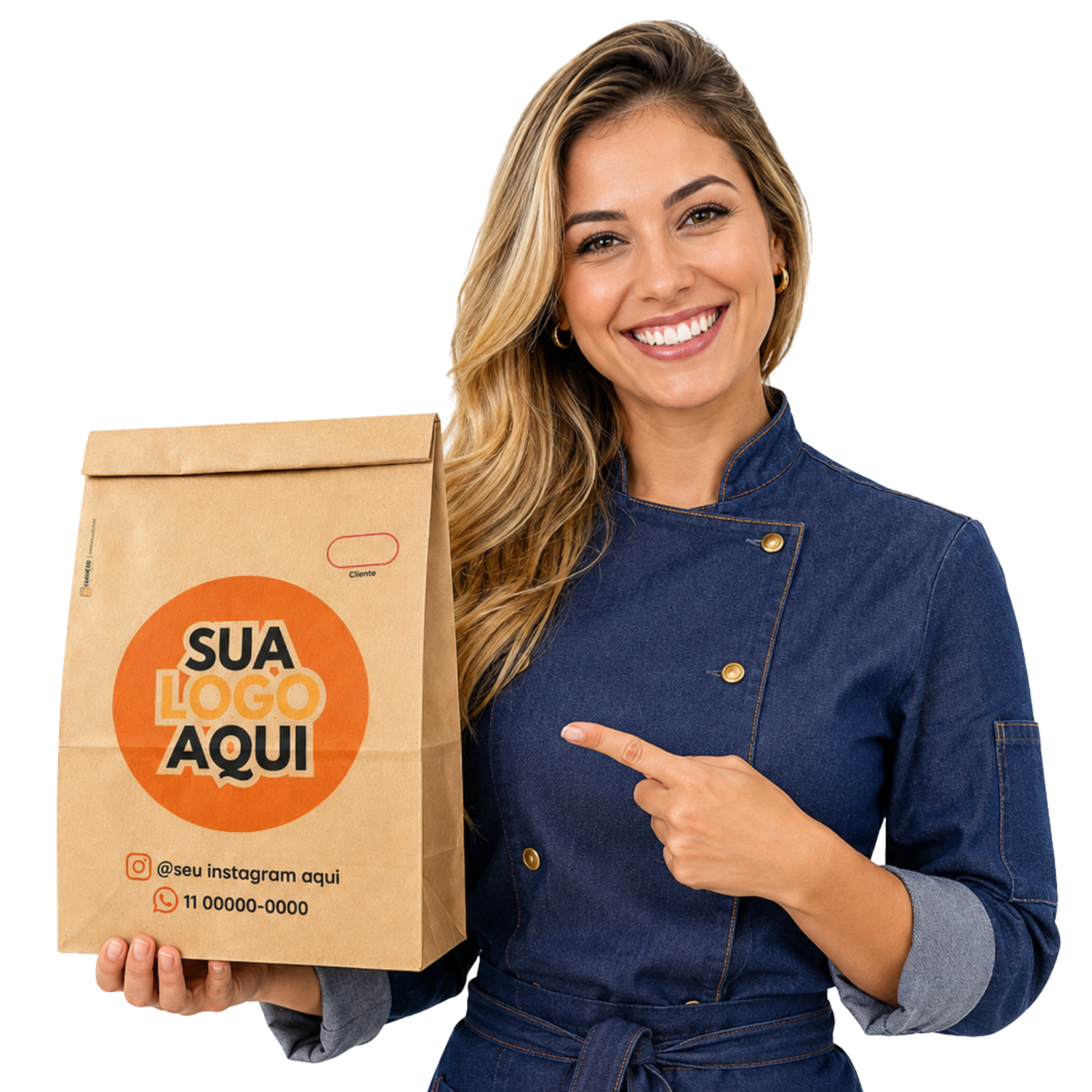 Mulher segurando embalagem personalizada da Ensacou